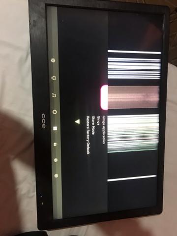 Vende-se uma TV com defeito