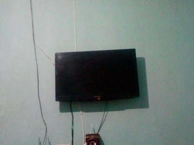 Vendo essa tv para retirar as peças 100 reais