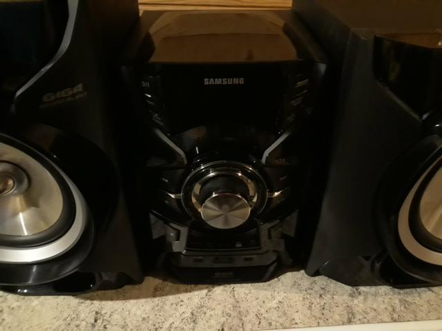 Vendo um son novo Samsung 4 giga.
