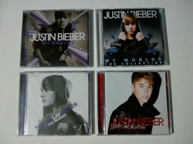 Lote de 04 cds do cantor Justin Bieber, em ótimo estado.