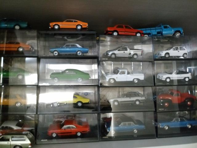Miniatiras carrinhos coleção