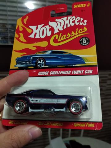 Miniatura hot Wheels cool classics Dodge Challenger