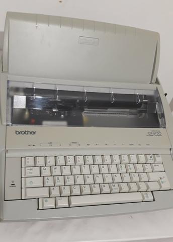 Máquina de Escrever Eletrônica