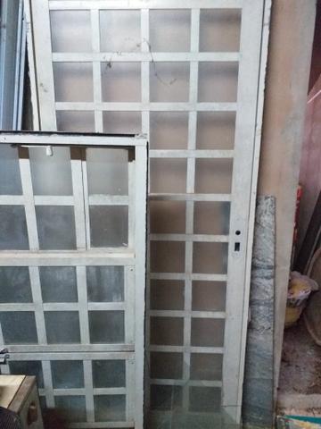Porta e janela pronto para estalar As duas juntas sai 100$