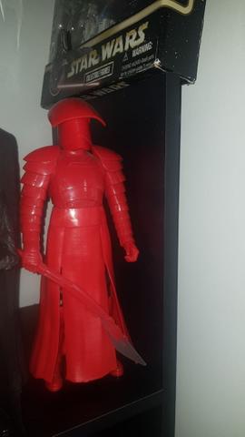 Star Wars - Boneco Elite Guard Red Trooper 45 cm