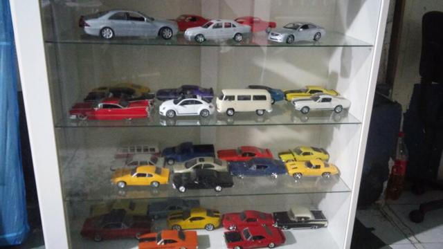 Coleçao de miniaturas de carros