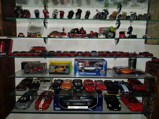 Coleção Miniaturas Carros e Motos