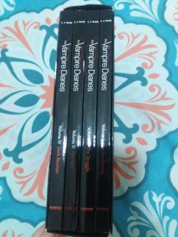 4 Livros The Vampire Diaries (English)