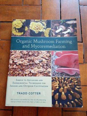 Livro sobre cultivo de cogumelos - Organic Mushroom Farming
