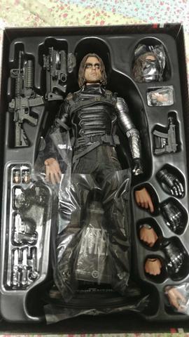 Hot Toys - Bucky Soldado Invernal (Capitão América 2: O