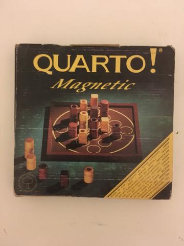 Jogo Quarto magnético (jogo de tabuleiro)