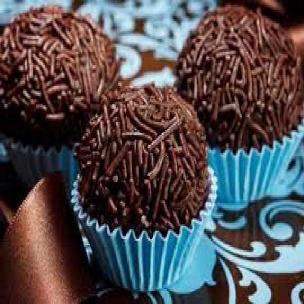 Brigadeiros: Como Ganhar de 2 a 5 mil reais com Doces e