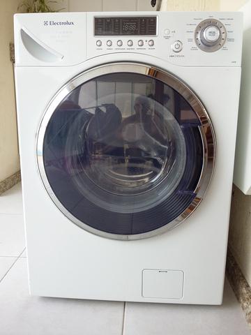 Maquina de Lavar e Secar Roupas