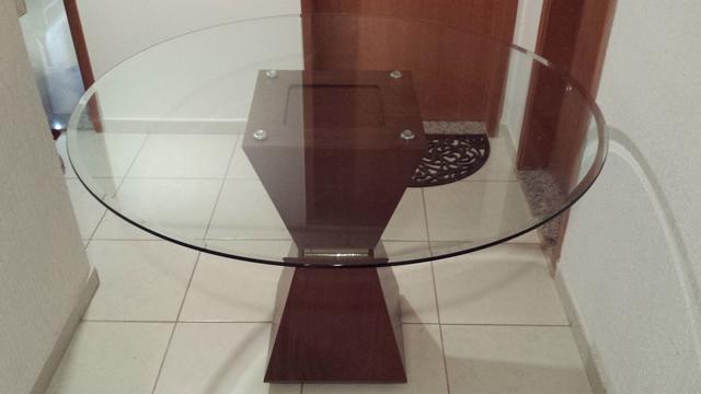 Mesa redonda de vidro para sala