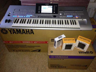 Venda de Yamaha Tyros 4 61 Key Keyboard