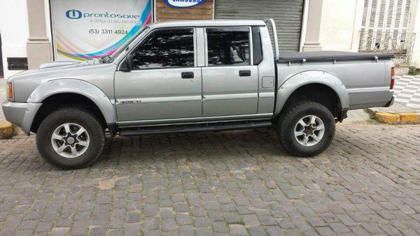 Vendo caminhonete L200 GLS turbo diesel completa ano 2002