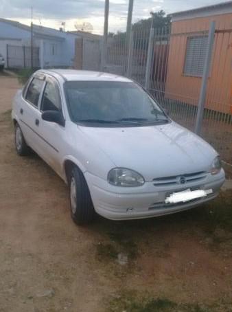 Vendo ou Troco Corsa Sedan 1.0 8v ano 1999.