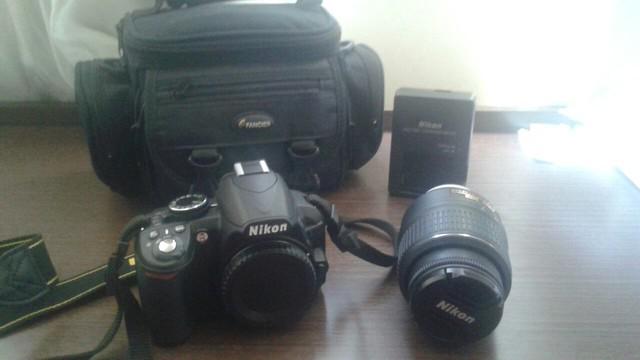 Câmera Digital Nikon D3100