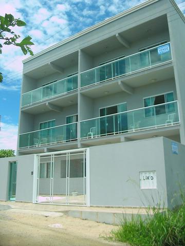 Prédio residencial 06 apartamentos a 900m do mar Barra