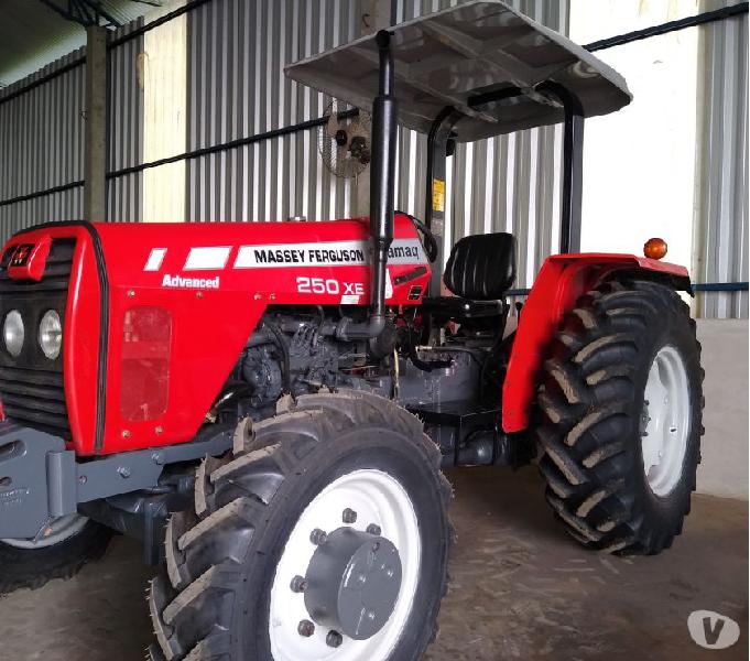 Trator Massey Ferguson 250 XE 4x4 ano 2010