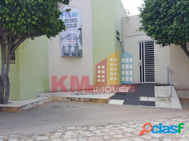 ALUGA-SE PRÉDIO COMERCIAL PARA CLINICA