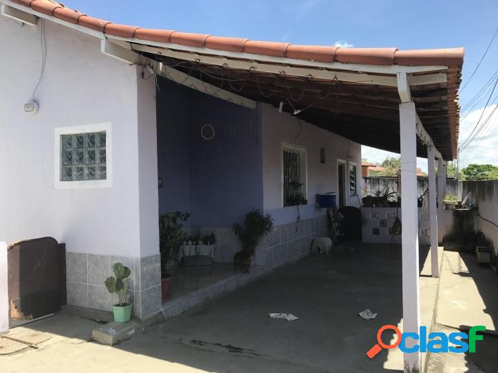 CASA 2 QUARTOS PRÓXIMO A PRAIA