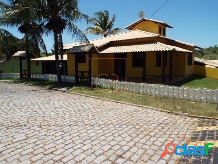 Casa Charmosa no condomínio Portal das Flores.