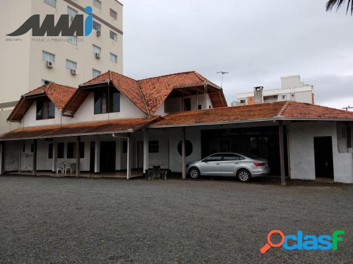 Casa com terreno de 596 mt², 4 dormitórios - Gravatá -