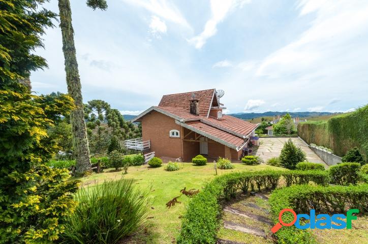Casa com ótima localização.