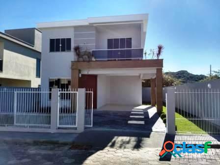 Casa duplex com 3 dormitórios - Rio Vermelho