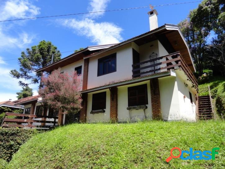 Excelente residencia em condomínio