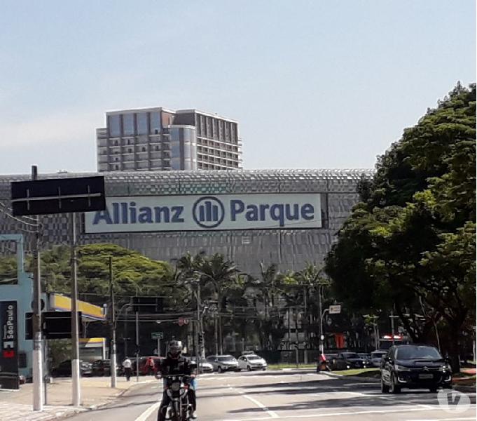 Quarto p Rapaze Estação de Metrô Barra