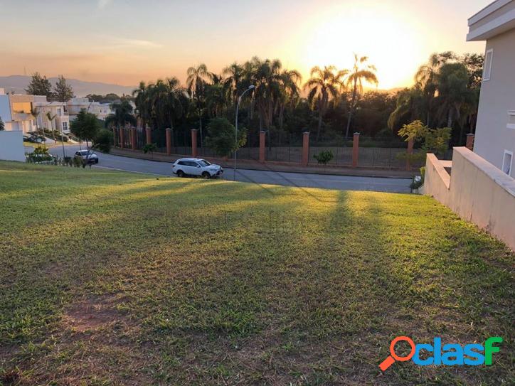 Terreno Burle Marx próximo a portaria