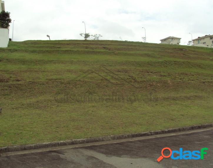 Terreno Tamboré com 490m², condomínio fechado