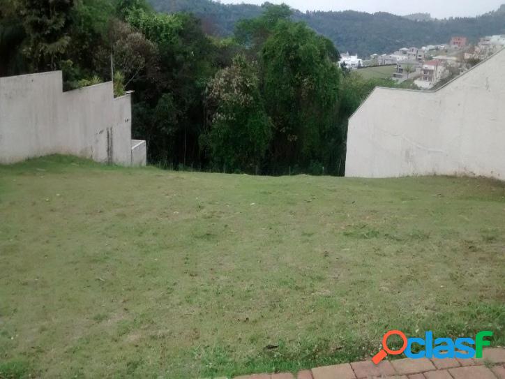 Terrenos Alphaville e Tambore - lote com 586m² declive