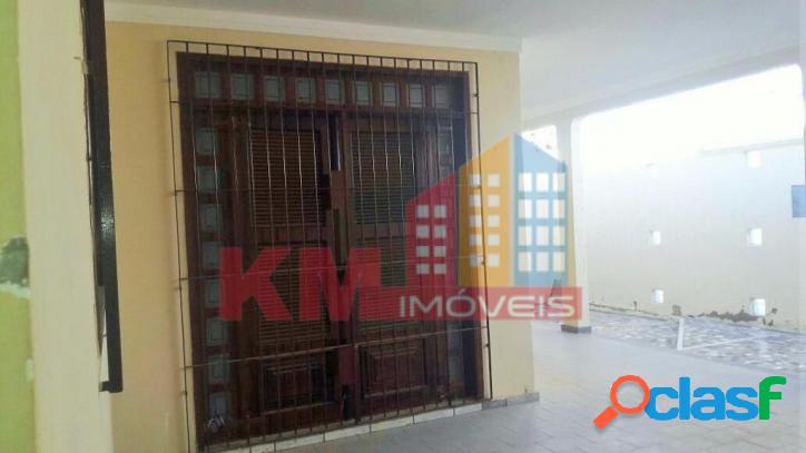 Vende-se ampla casa próximo ao Hiper Queiroz do Santa