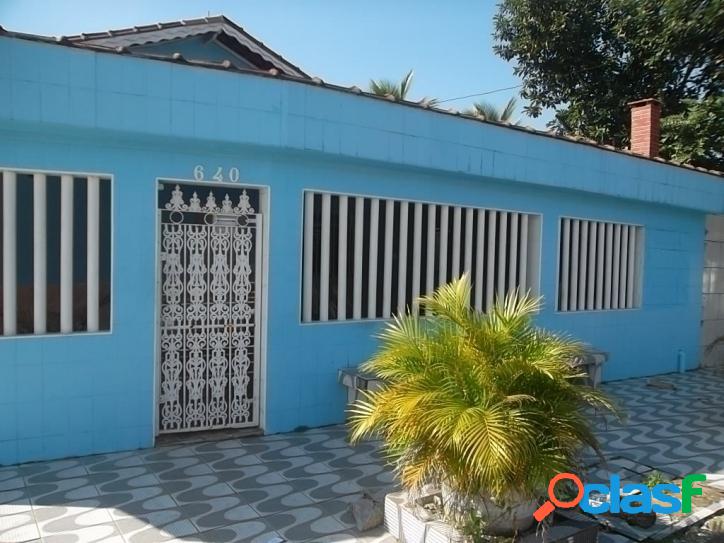 Vila Mirim, Casa 2 dormitórios, lado praia