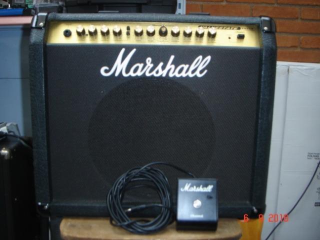 Amplificador Marshall Valvstate Vs65r England 12' Gold Back