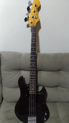 Contrabaixo Fender Dimension Bass