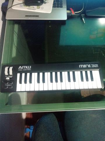 Controlador MIDI AMW Mini 32 Black