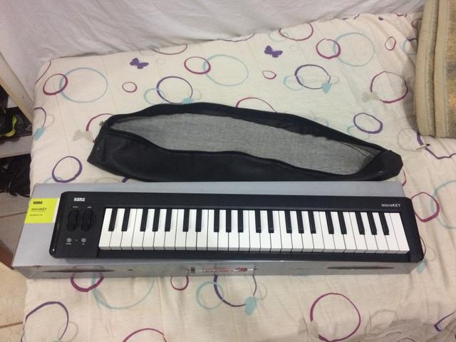 Controlador MIDI - korg microkey 2 49 teclas - teclado