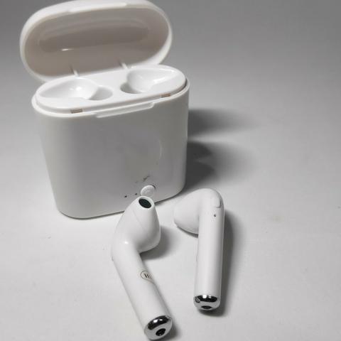 Fone de Ouvido Bluetooth i7S Tipo iPhone Earpods Case
