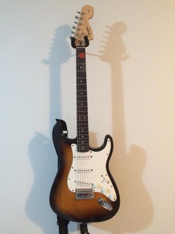 Guitarra Squier Affinity Fender