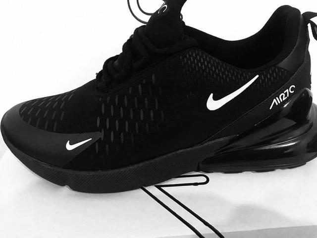 Nike Air270