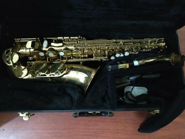 Saxofone Eagle EB