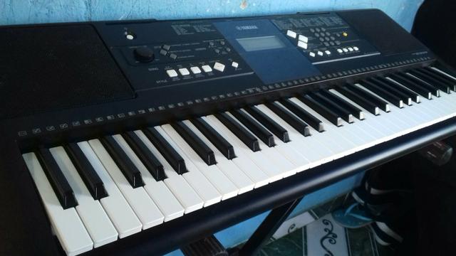 TECLADO PROFISSIONAL YAMAHA E333 (whats )