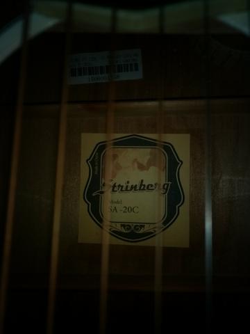 Vende-se um violão