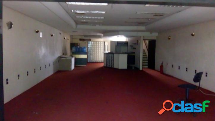 EXCELENTE PONTO COMERCIAL NA AVENIDA MOEMA!