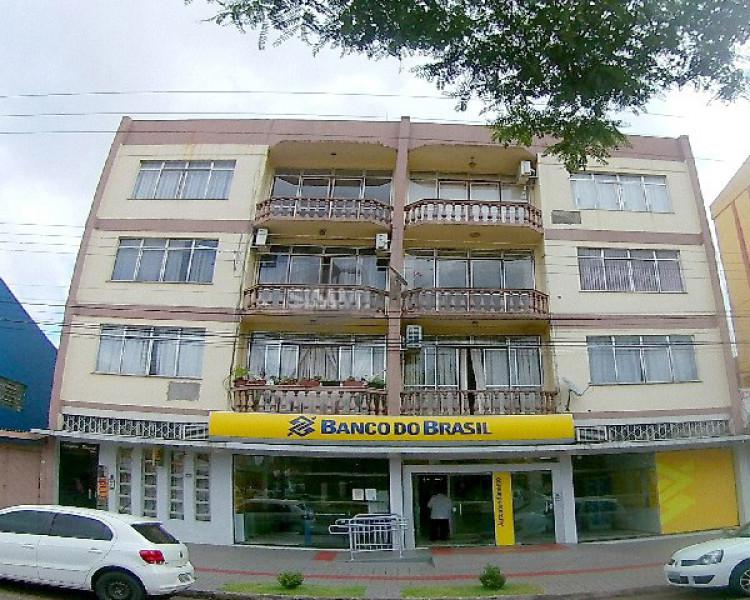 Aluga-se Apartamento na Av. Fernando Machado!!!