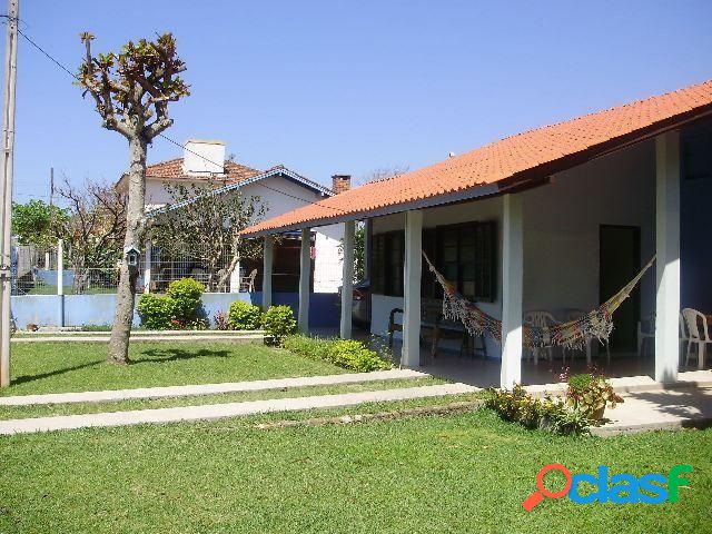 03 Dormitórios - Ar Condicionado - Casa para Temporada no